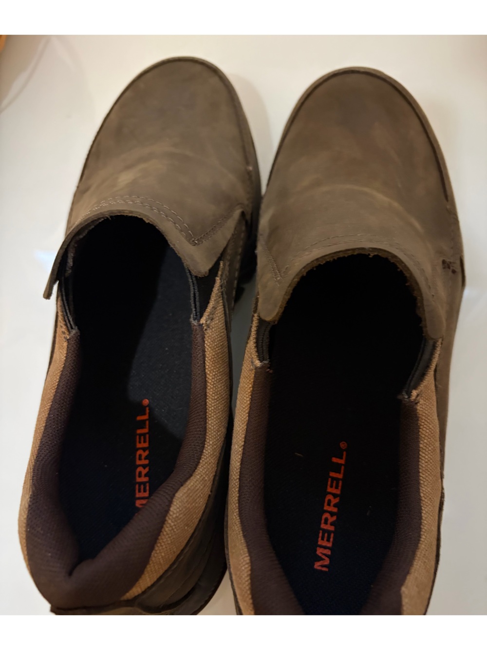 Merrell jungle moc nubuck Men’s Slip-On Shoes in Brown with Orange Logo
